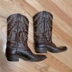 Justin Men's 9D brown Leather boots 2451 Western cowboy work boots feathers
